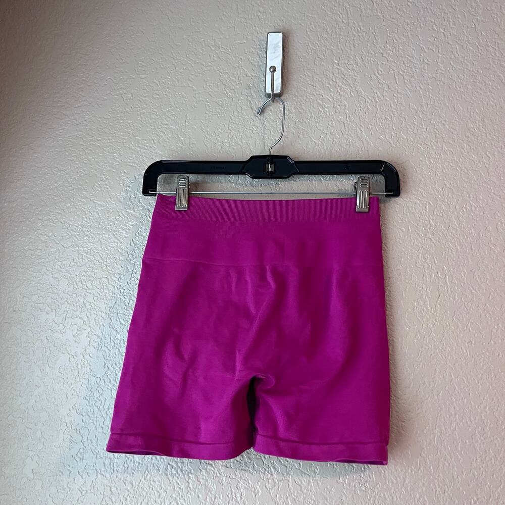 Alphalete Scrunch Biker Medium Stretch Women’s Workout Magenta Pink Fuchsia - Picture 6 of 7